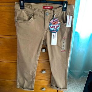 NWT Juniors sz7 Unionbay khaki cuffed capri jeans, 5 pocket,decorative stitching